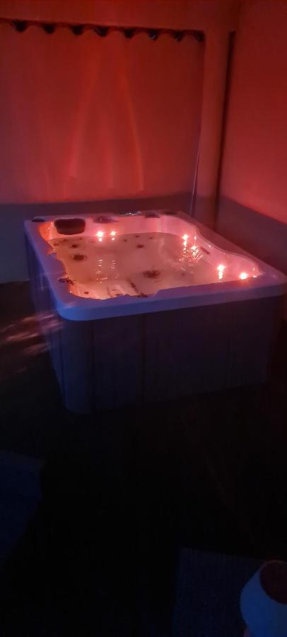 Agreable Rez De Jardin Avec Piscine Et Jacuzzi Apartment Cervione Bagian luar foto