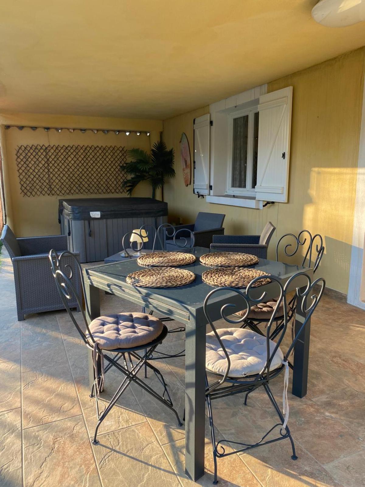 Agreable Rez De Jardin Avec Piscine Et Jacuzzi Apartment Cervione Bagian luar foto