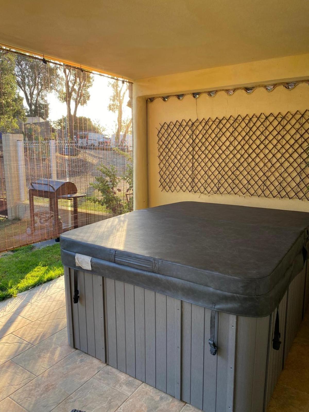 Agreable Rez De Jardin Avec Piscine Et Jacuzzi Apartment Cervione Bagian luar foto